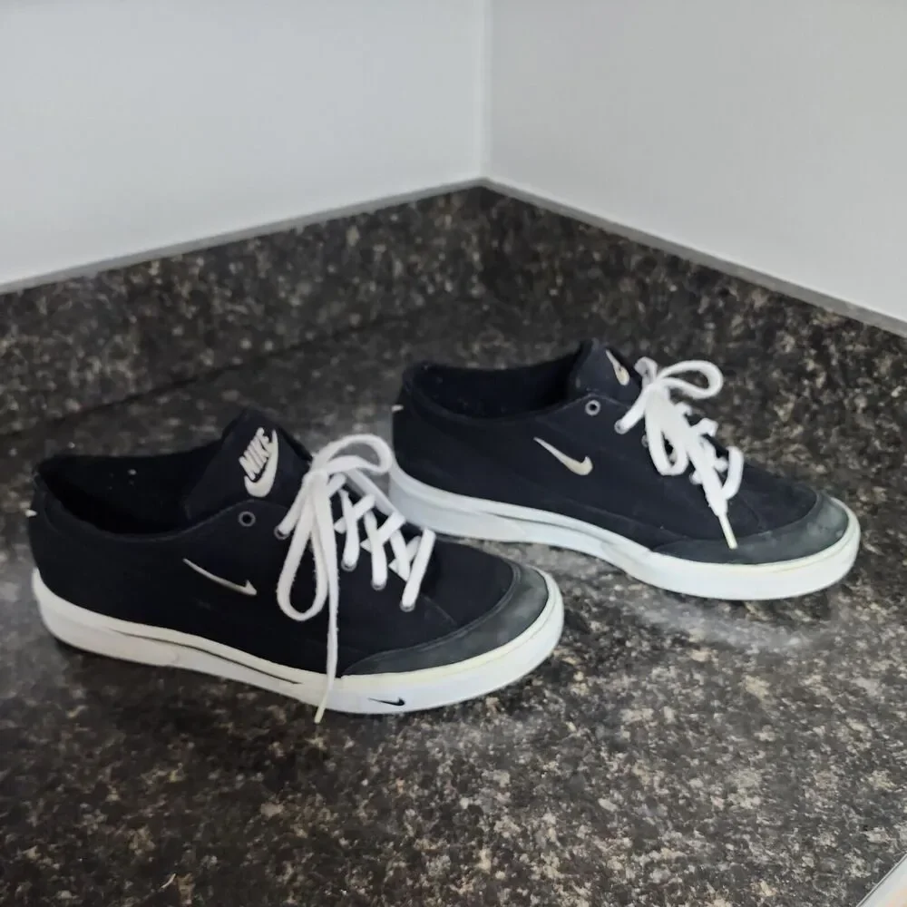 Nike GTS Sneakers Black - Size 10